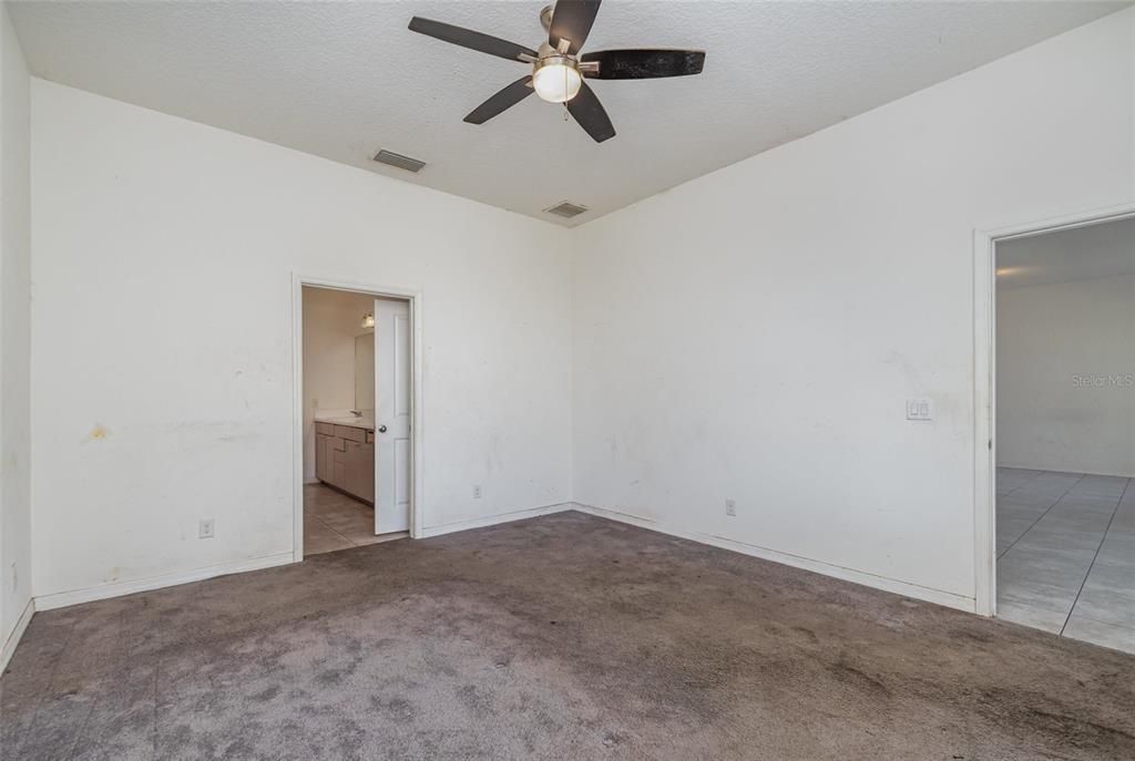 For Sale: $380,000 (3 beds, 2 baths, 1792 Square Feet)