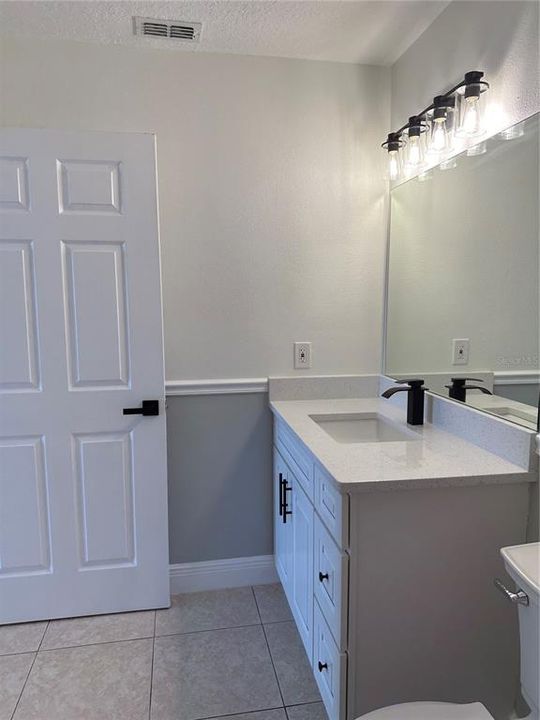 3940 Owners Bathroom 2