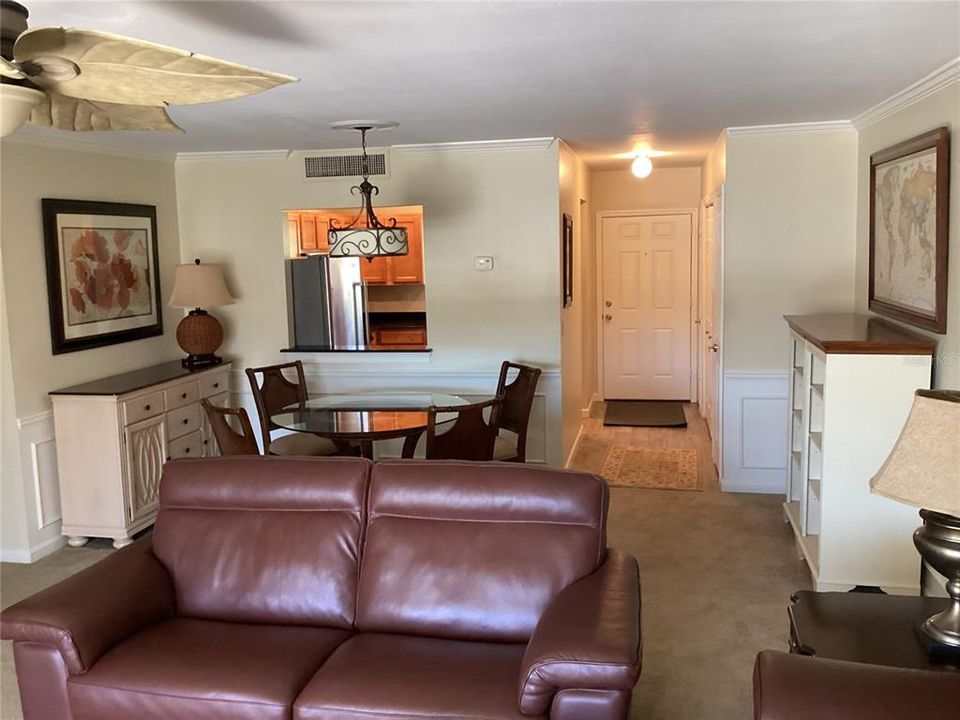 For Sale: $279,000 (2 beds, 2 baths, 1156 Square Feet)