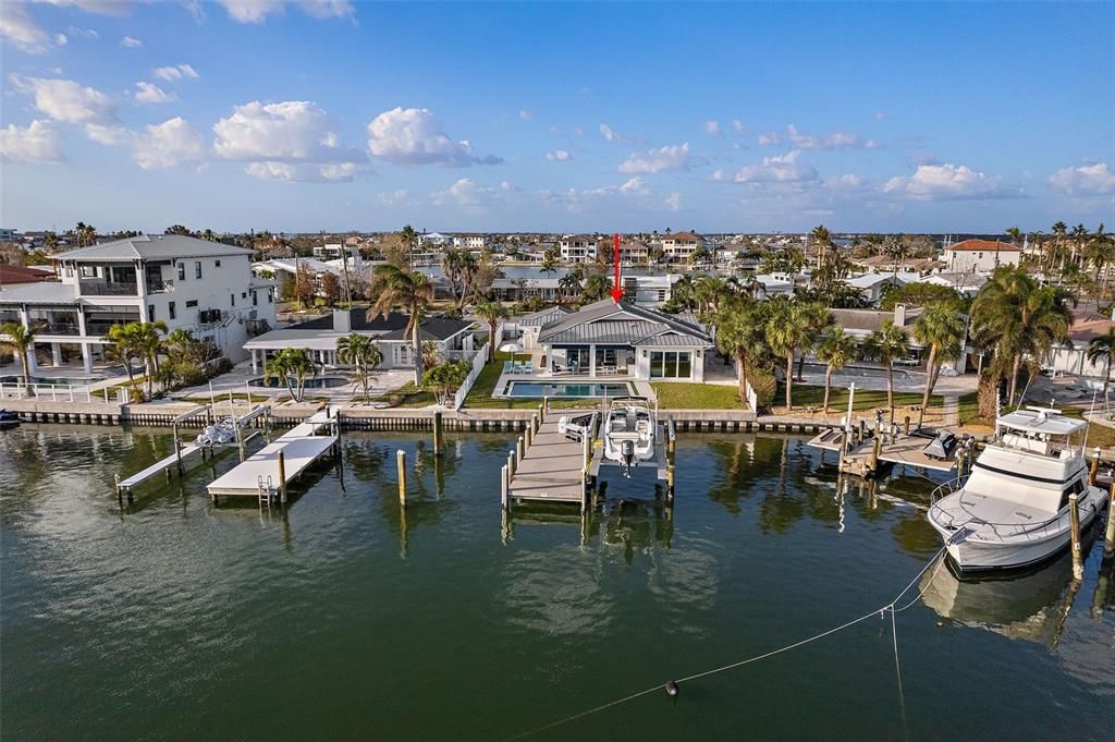 For Sale: $1,995,000 (3 beds, 3 baths, 2656 Square Feet)