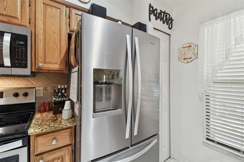 For Sale: $425,000 (4 beds, 2 baths, 1467 Square Feet)