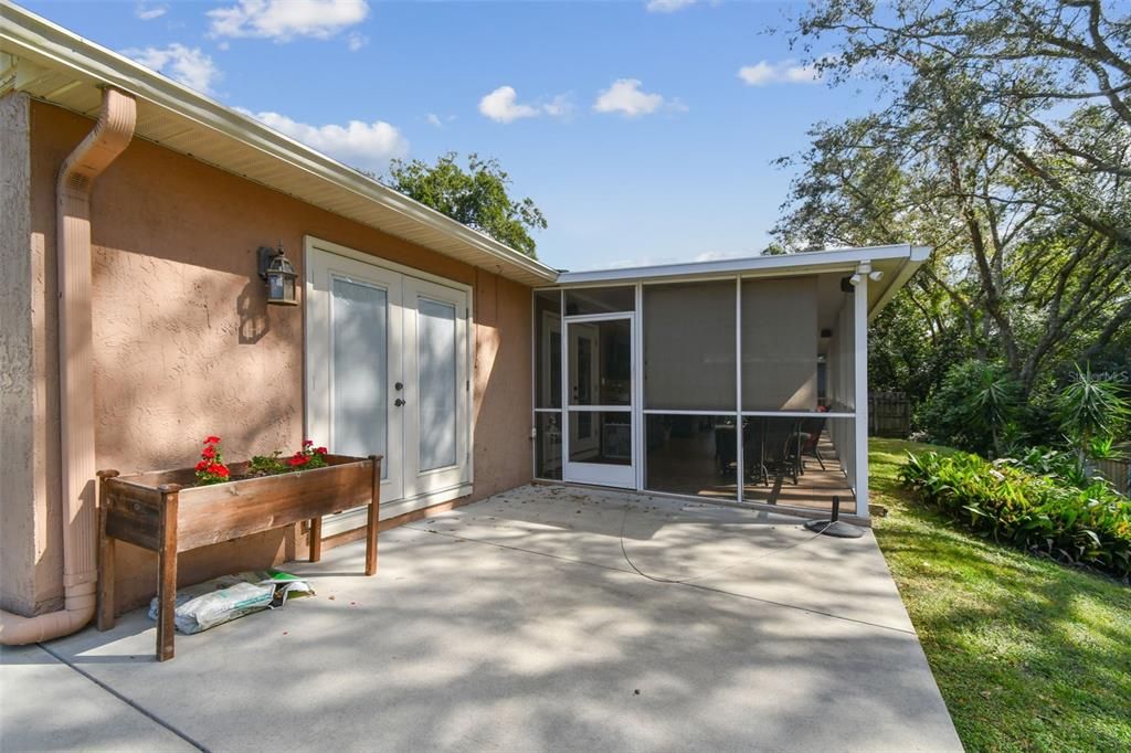 For Sale: $425,000 (4 beds, 2 baths, 1467 Square Feet)