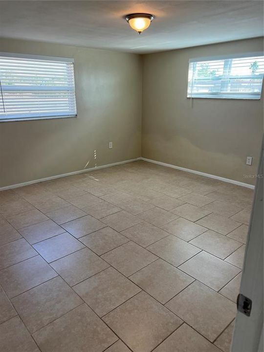 For Sale: $250,000 (2 beds, 1 baths, 1128 Square Feet)