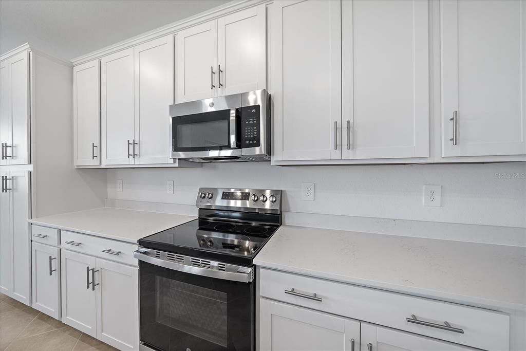 For Sale: $375,000 (2 beds, 2 baths, 1154 Square Feet)