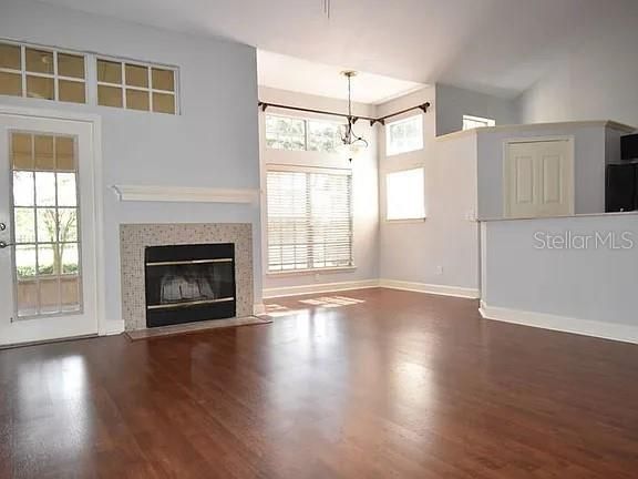 For Rent: $2,200 (2 beds, 2 baths, 1154 Square Feet)