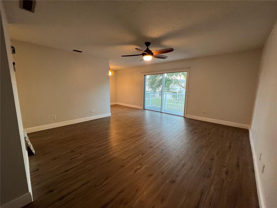 For Sale: $139,000 (1 beds, 1 baths, 803 Square Feet)