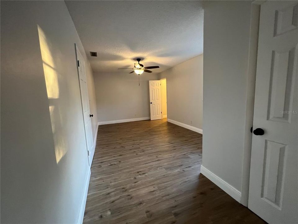 For Sale: $139,000 (1 beds, 1 baths, 803 Square Feet)