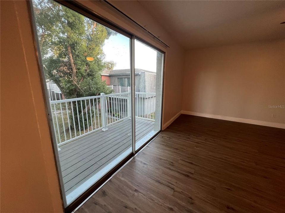 For Sale: $139,000 (1 beds, 1 baths, 803 Square Feet)