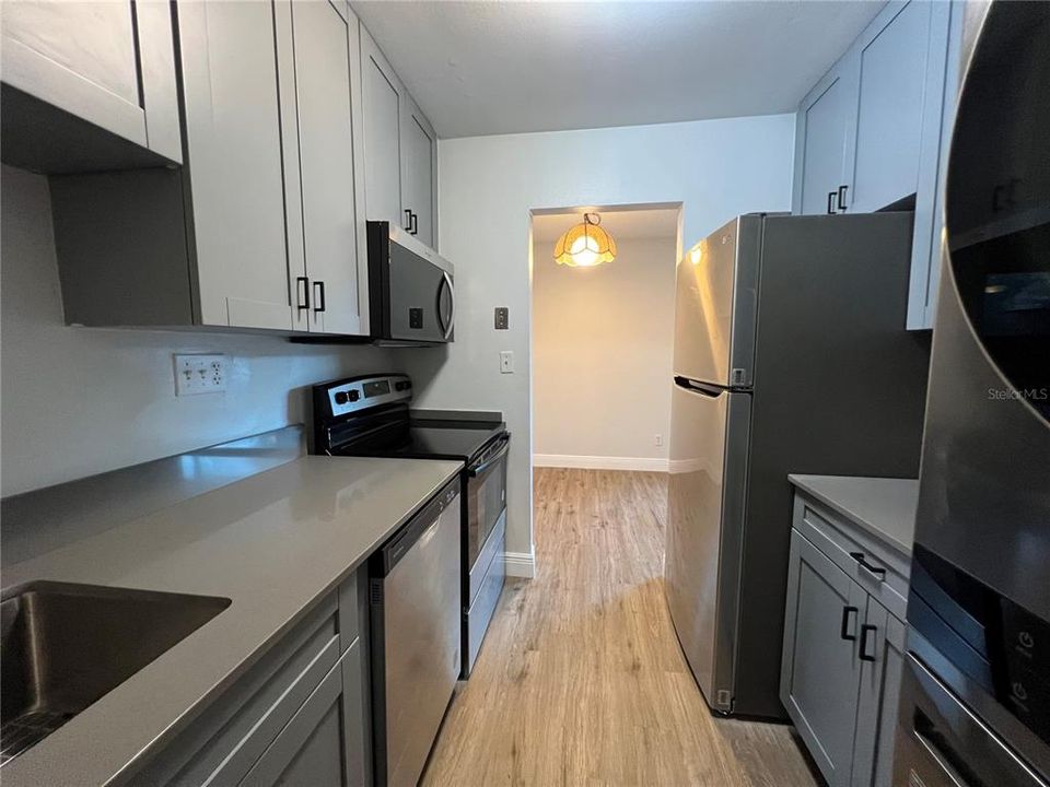 For Sale: $139,000 (1 beds, 1 baths, 803 Square Feet)