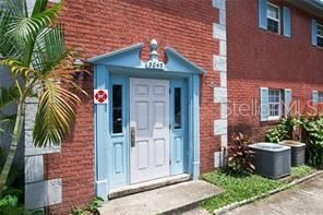 For Sale: $139,000 (1 beds, 1 baths, 803 Square Feet)