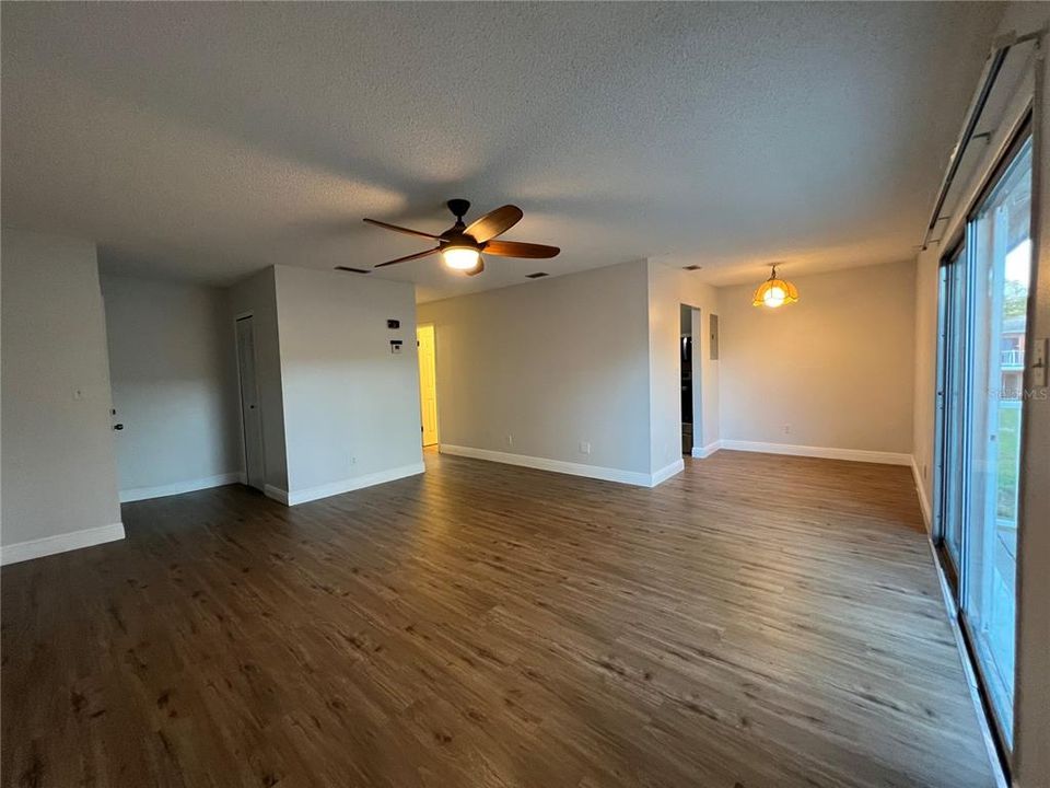 For Sale: $139,000 (1 beds, 1 baths, 803 Square Feet)