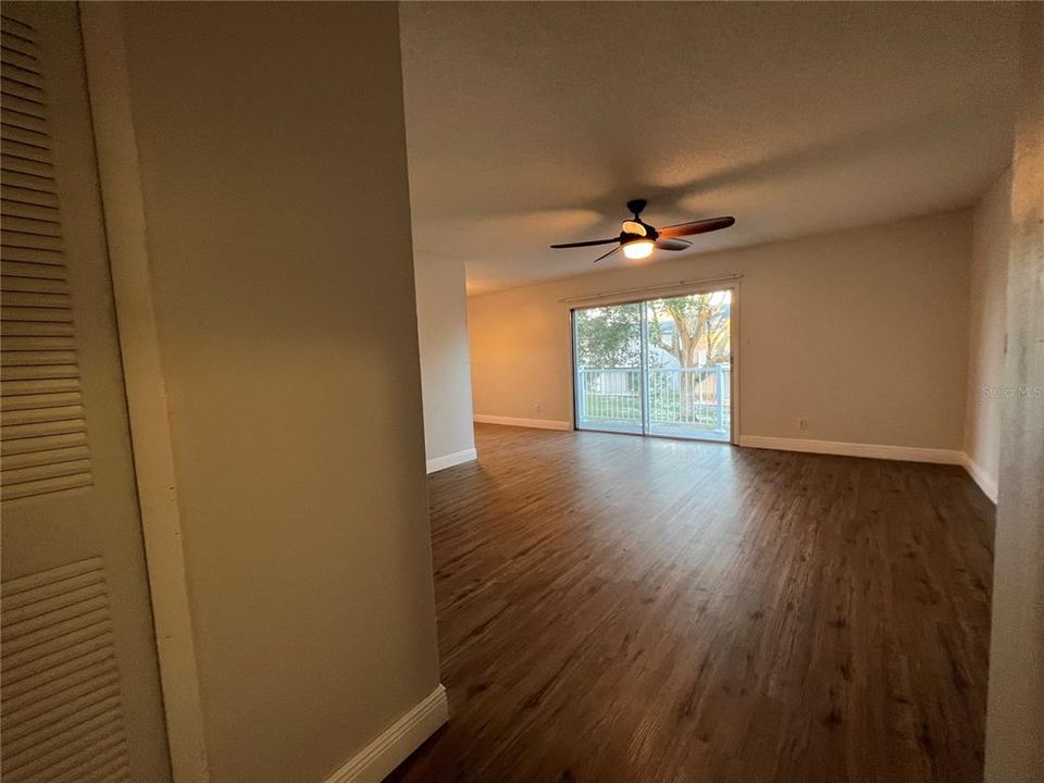 For Sale: $139,000 (1 beds, 1 baths, 803 Square Feet)