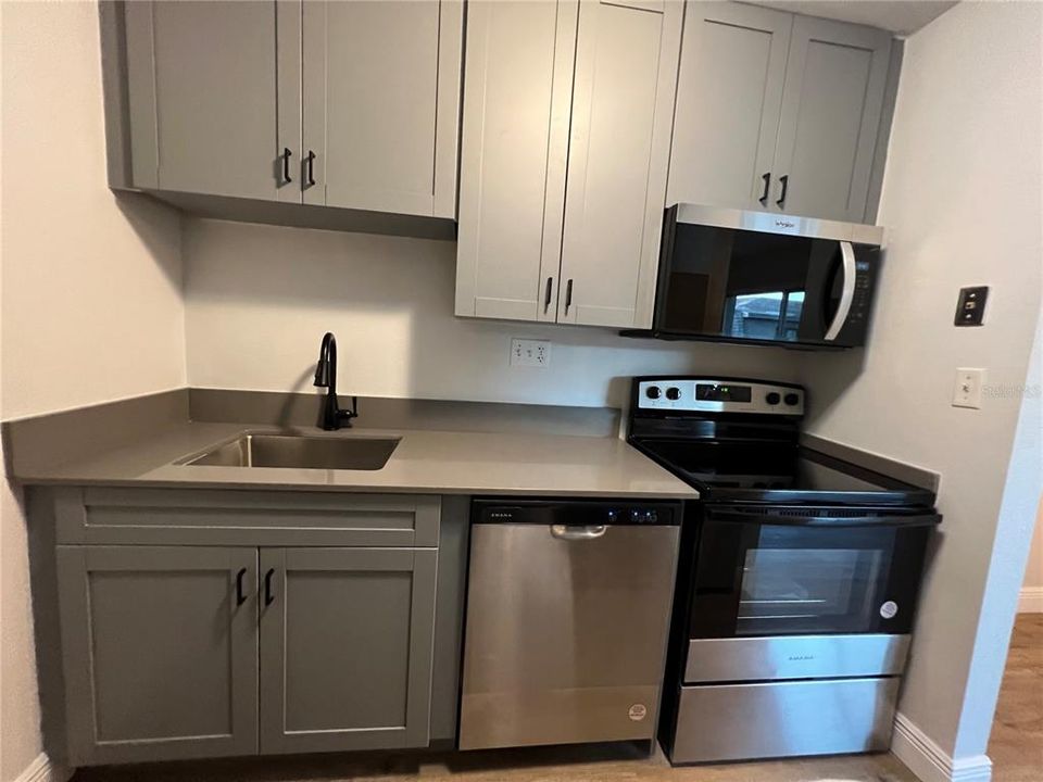 For Rent: $1,500 (1 beds, 1 baths, 803 Square Feet)