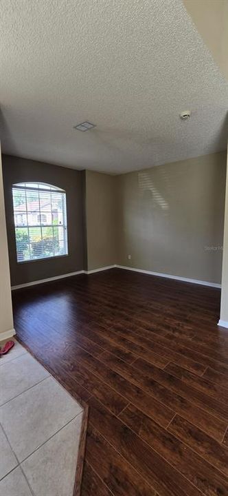 For Rent: $2,600 (3 beds, 2 baths, 2214 Square Feet)