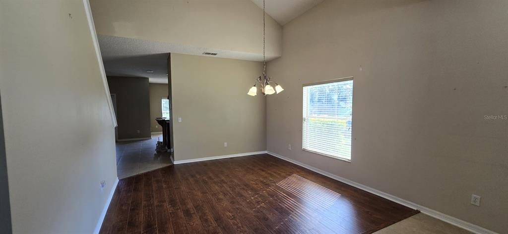 For Rent: $2,600 (3 beds, 2 baths, 2214 Square Feet)