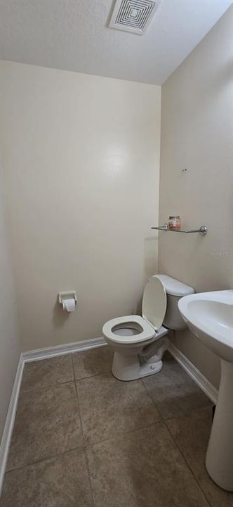 For Rent: $2,600 (3 beds, 2 baths, 2214 Square Feet)