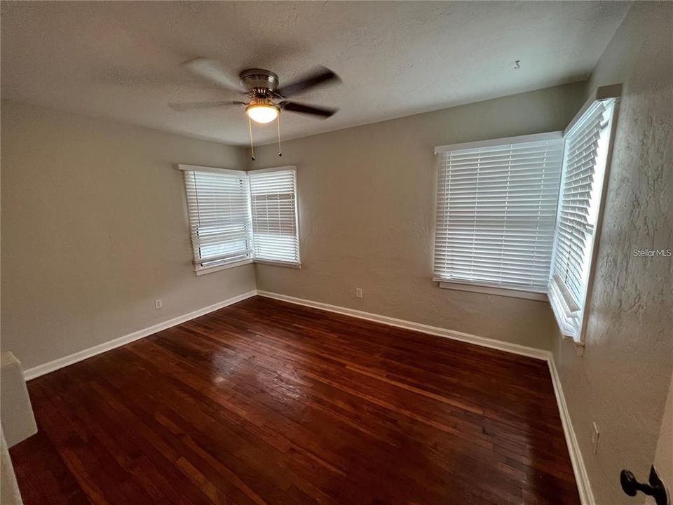 For Rent: $2,200 (3 beds, 2 baths, 1439 Square Feet)