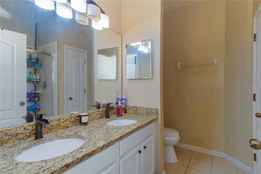 For Sale: $237,900 (3 beds, 2 baths, 1405 Square Feet)