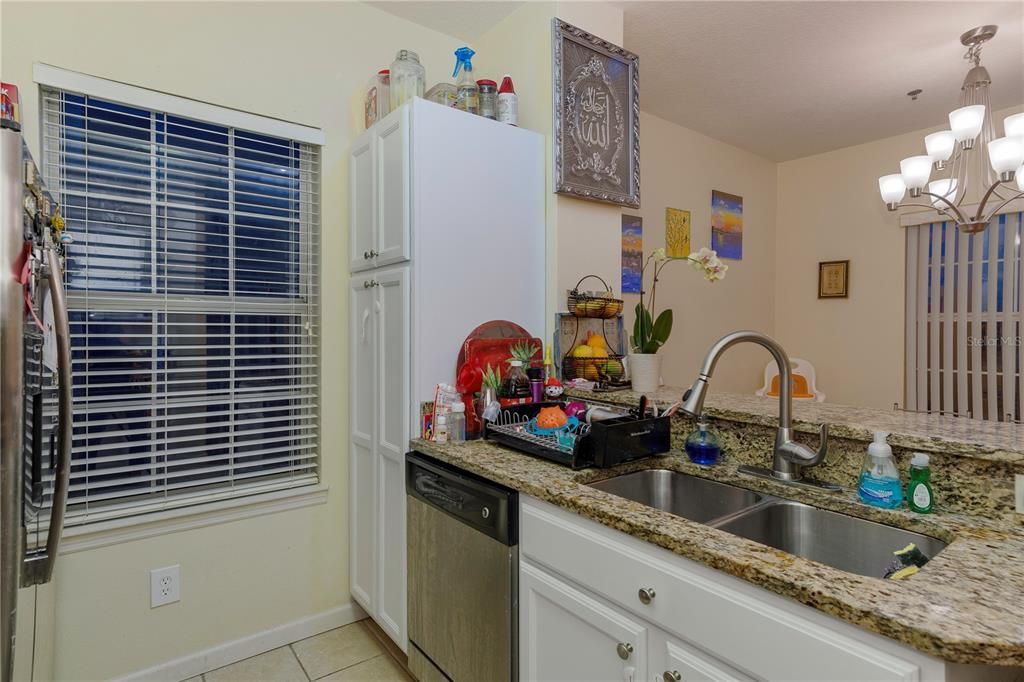 For Sale: $237,900 (3 beds, 2 baths, 1405 Square Feet)