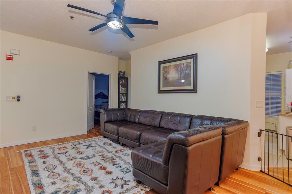 For Sale: $237,900 (3 beds, 2 baths, 1405 Square Feet)