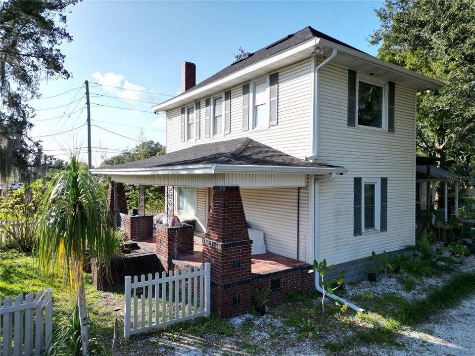 For Sale: $700,000 (3 beds, 2 baths, 2714 Square Feet)