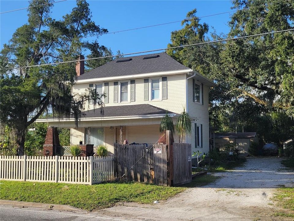 For Sale: $700,000 (3 beds, 2 baths, 2714 Square Feet)