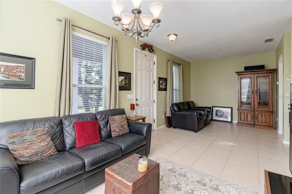 For Sale: $429,900 (3 beds, 2 baths, 1498 Square Feet)