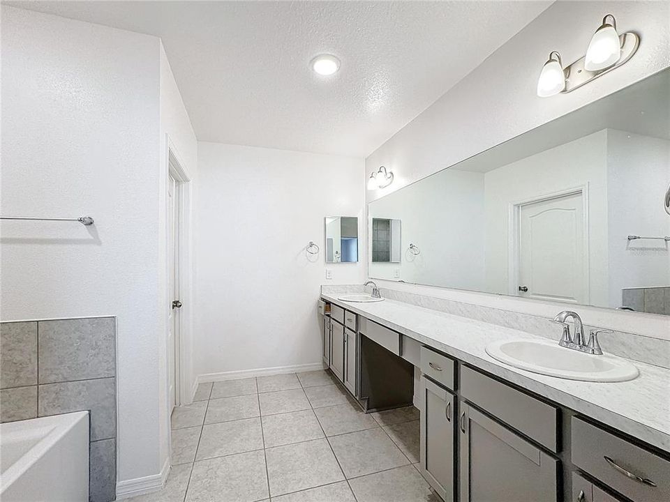 For Sale: $395,000 (4 beds, 2 baths, 2182 Square Feet)