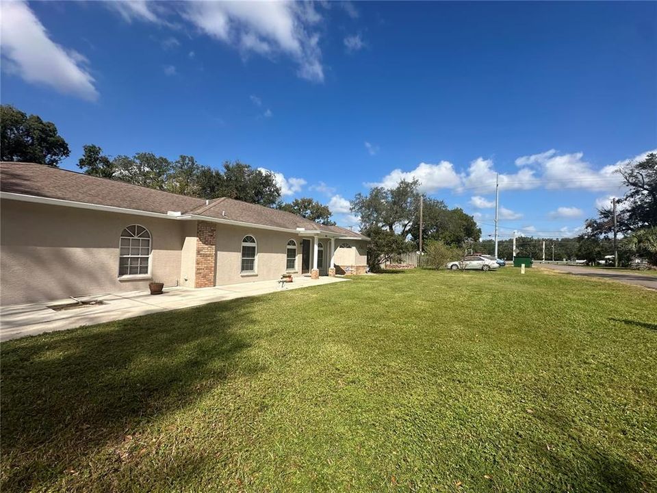 For Sale: $499,892 (2 beds, 2 baths, 1748 Square Feet)