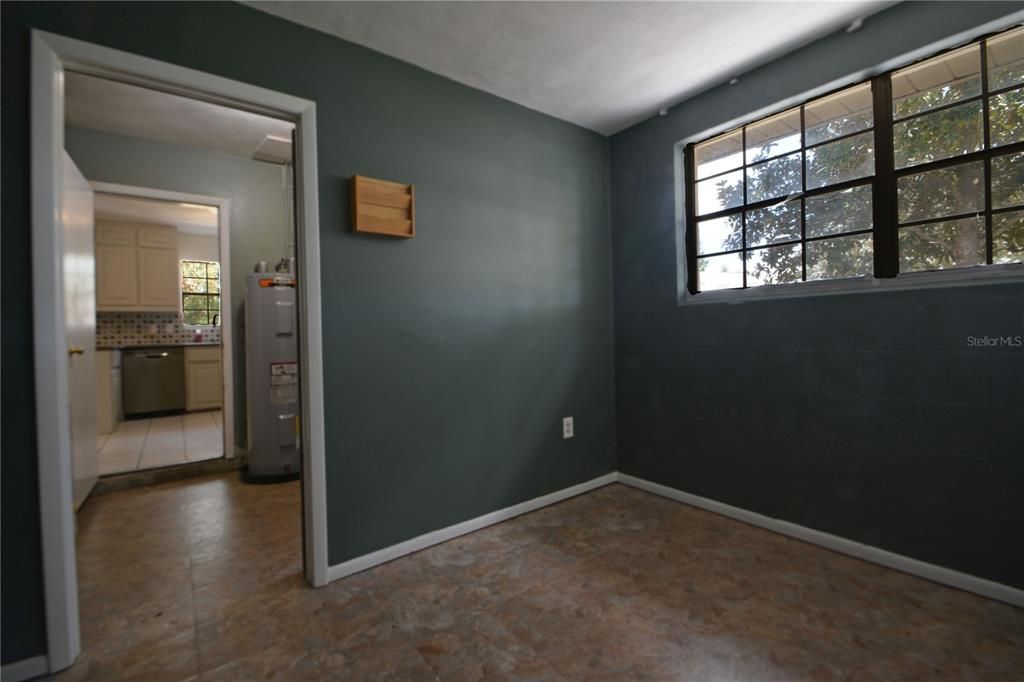 For Sale: $285,000 (3 beds, 2 baths, 1460 Square Feet)