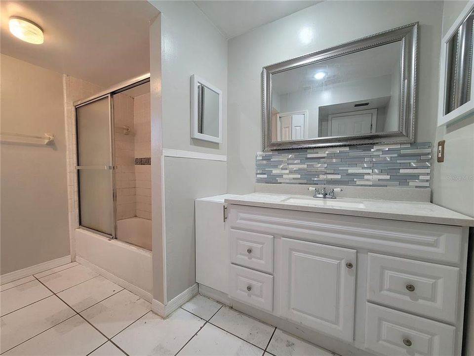 For Rent: $2,295 (3 beds, 2 baths, 1588 Square Feet)