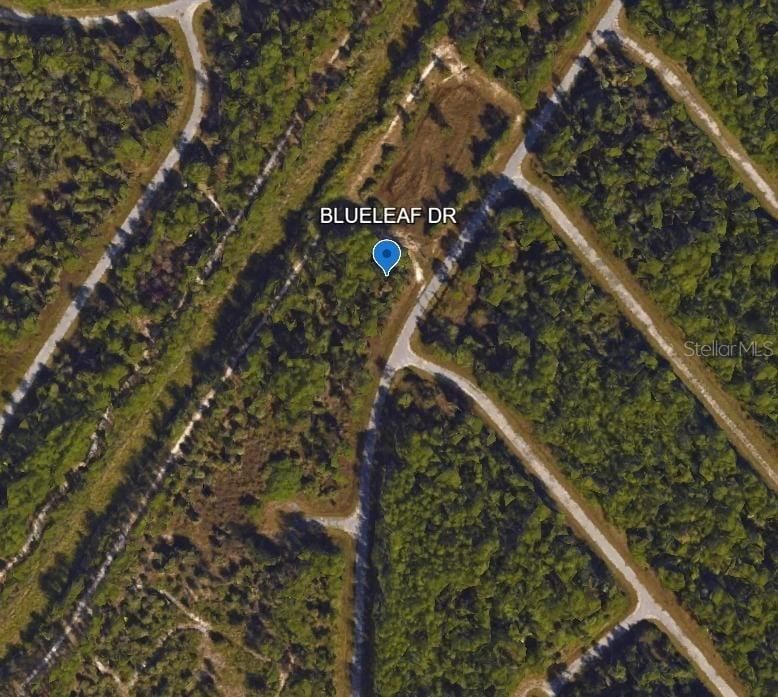 На продажу: $11,900 (0.33 acres)