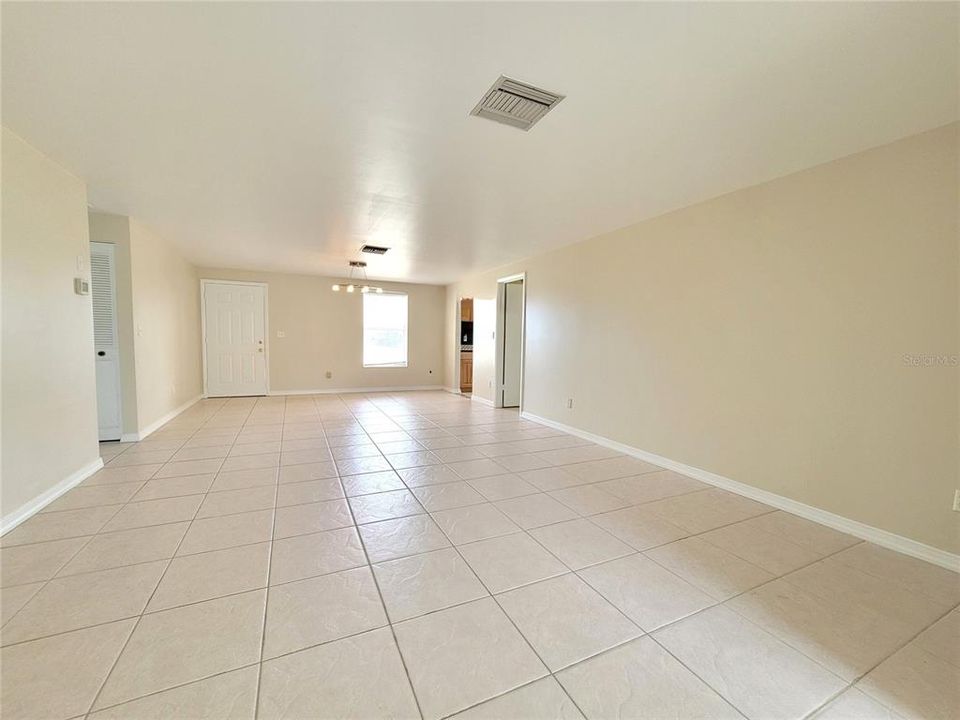 For Rent: $1,795 (3 beds, 2 baths, 1441 Square Feet)