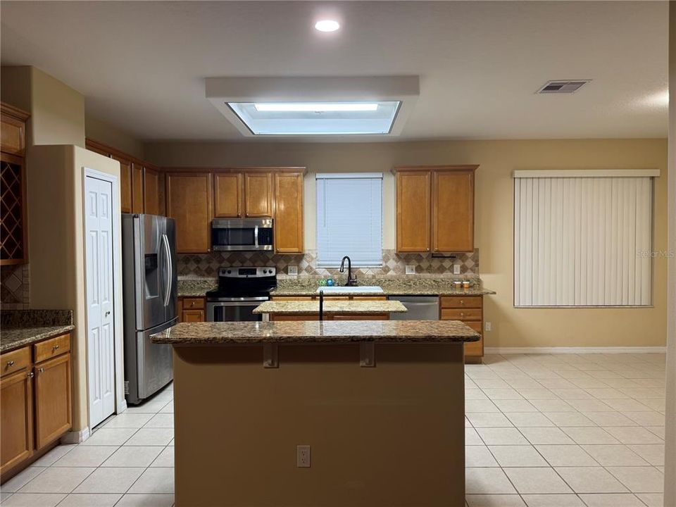 For Rent: $2,300 (4 beds, 3 baths, 2220 Square Feet)