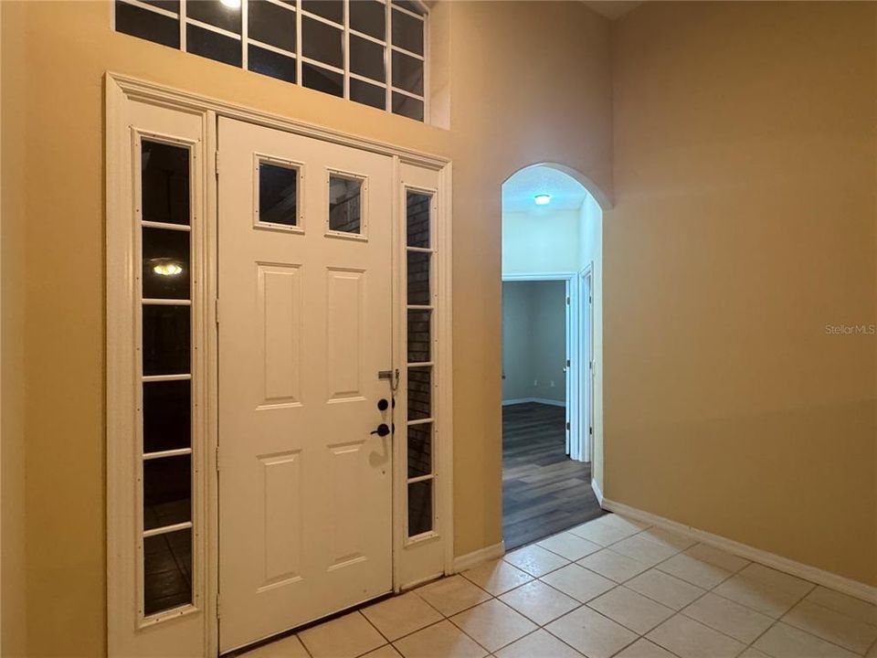 For Rent: $2,300 (4 beds, 3 baths, 2220 Square Feet)