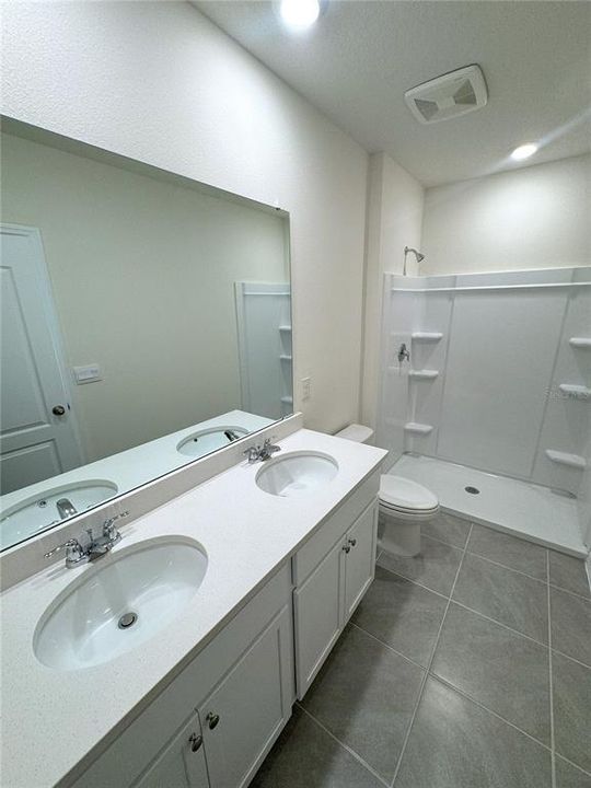 Master Bath - Dual Sinks with Quartz Countertops