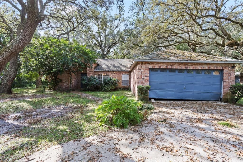 For Sale: $290,000 (3 beds, 2 baths, 1677 Square Feet)