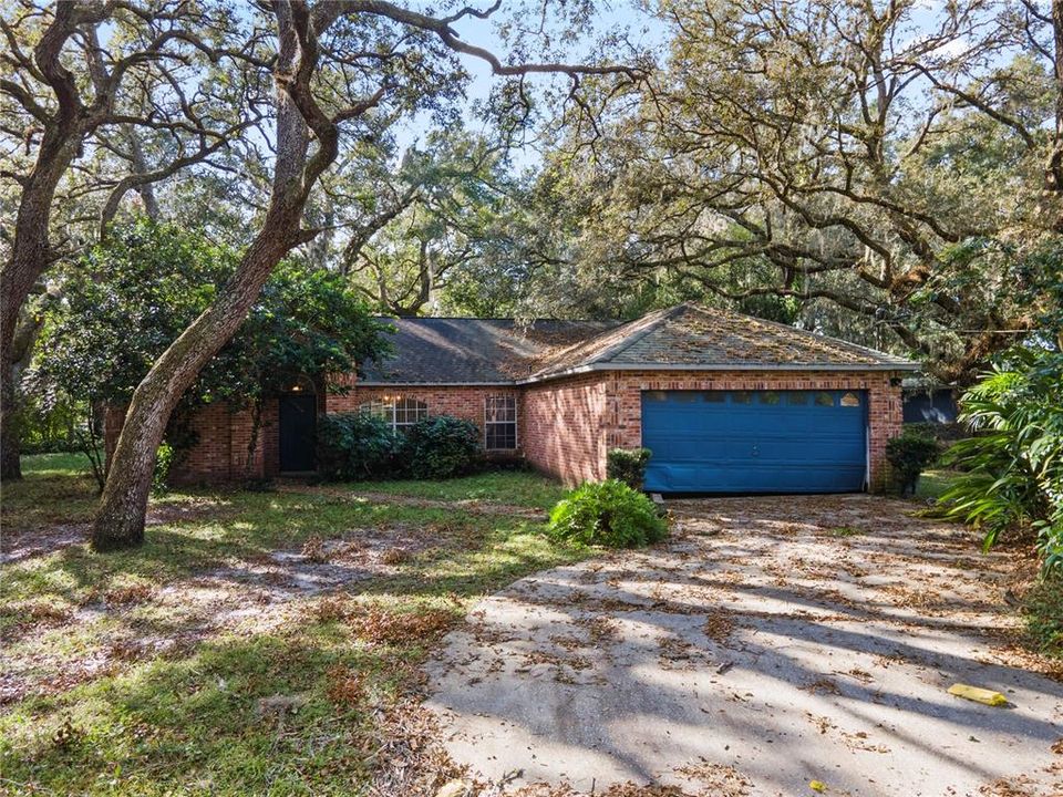 For Sale: $290,000 (3 beds, 2 baths, 1677 Square Feet)