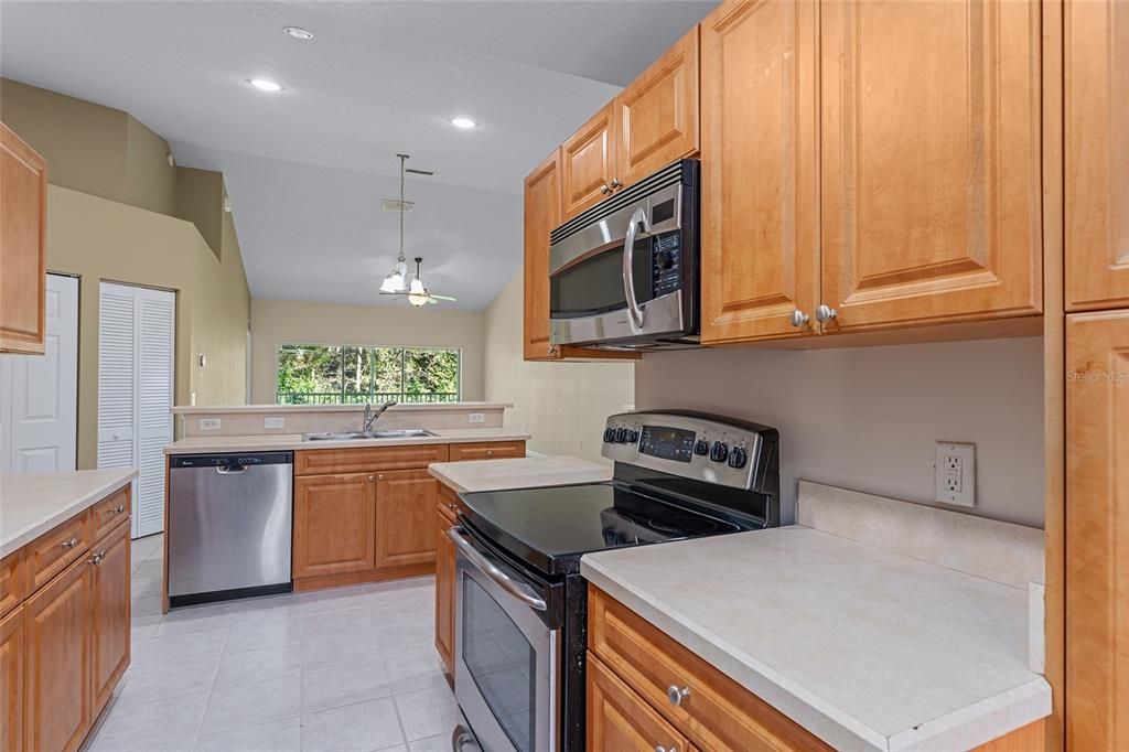 For Sale: $239,900 (2 beds, 2 baths, 1291 Square Feet)