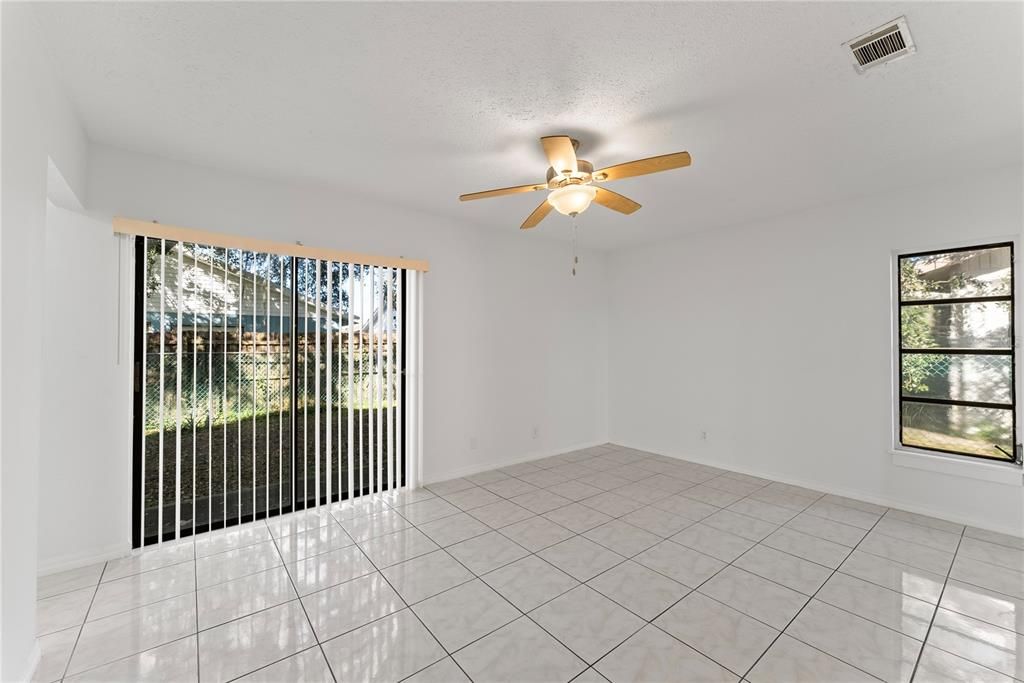 For Sale: $300,000 (4 beds, 2 baths, 1732 Square Feet)