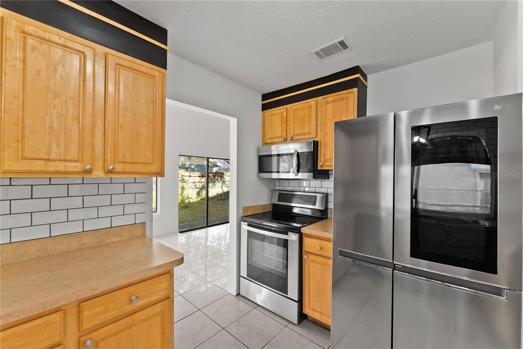 For Sale: $300,000 (4 beds, 2 baths, 1732 Square Feet)