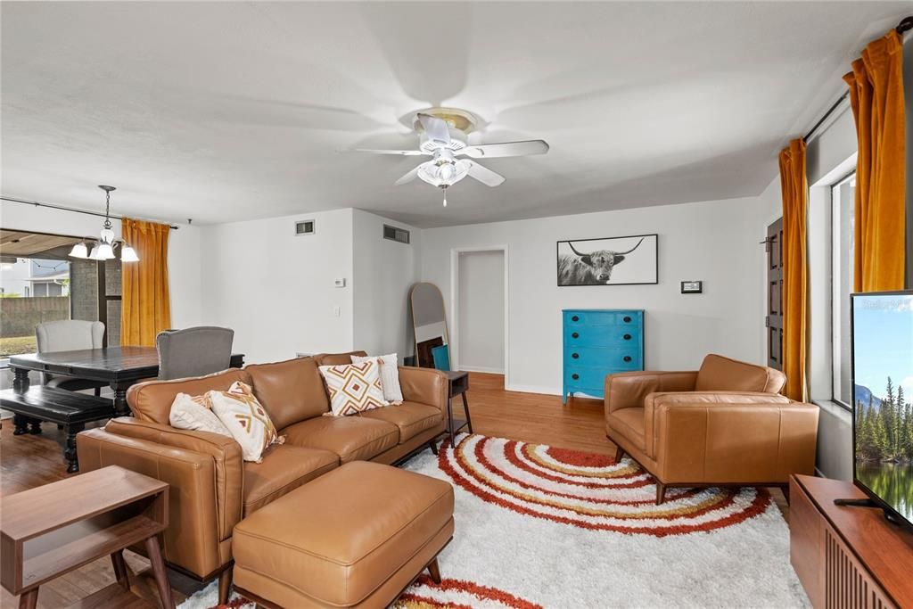 For Sale: $529,900 (3 beds, 2 baths, 1584 Square Feet)