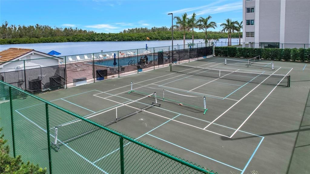 Lighted Tennis & Pickleball