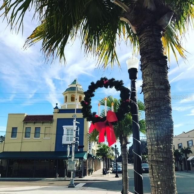 Downtown New Port Richey decorated for the holidays