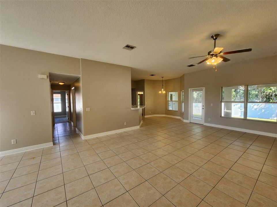 For Rent: $2,500 (4 beds, 3 baths, 2284 Square Feet)