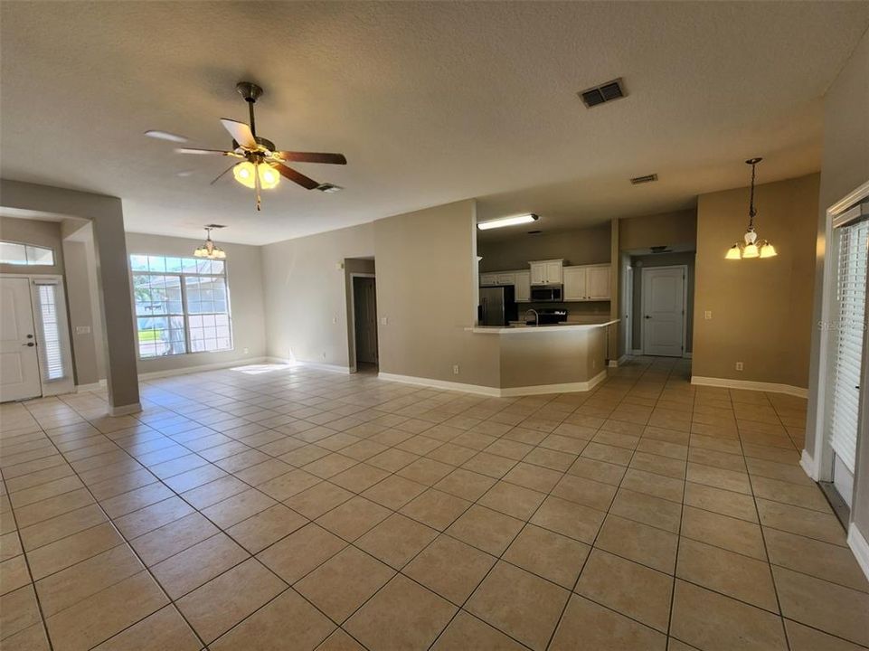 For Rent: $2,500 (4 beds, 3 baths, 2284 Square Feet)