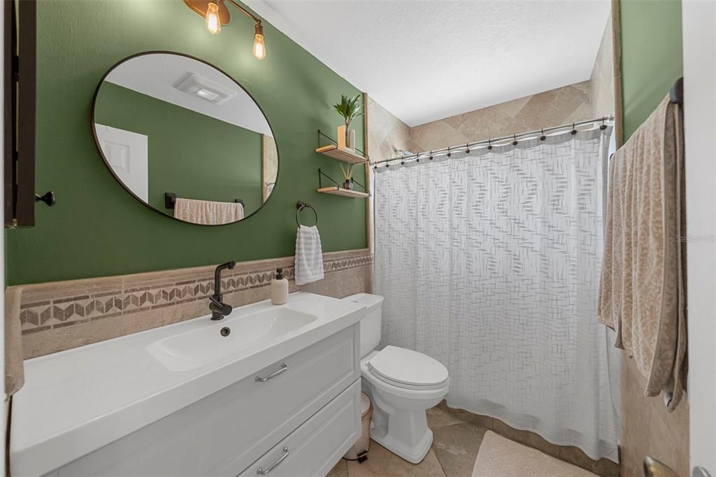 For Sale: $385,000 (3 beds, 1 baths, 1194 Square Feet)