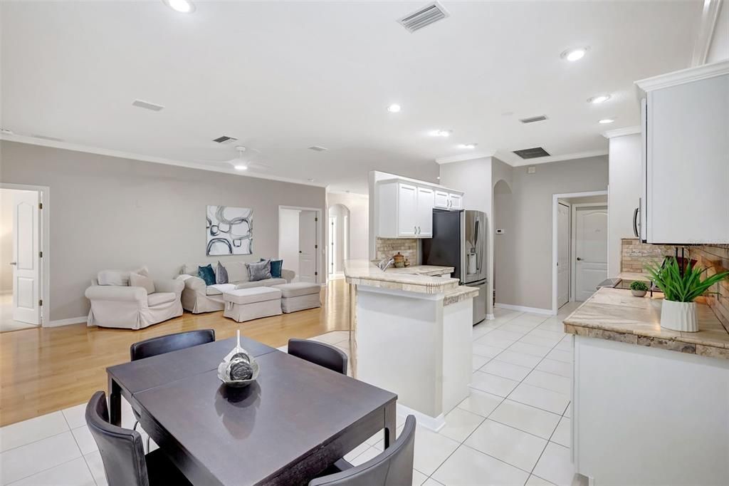 For Sale: $475,000 (3 beds, 2 baths, 1592 Square Feet)