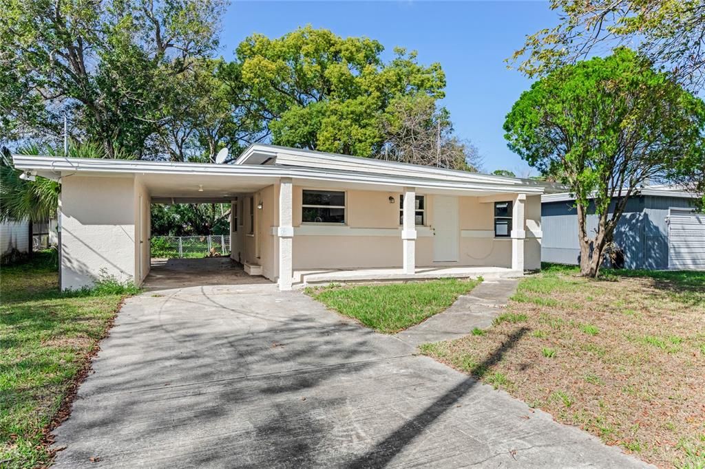 For Sale: $249,000 (3 beds, 1 baths, 1077 Square Feet)