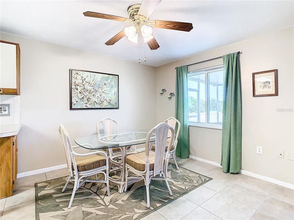 For Sale: $349,900 (2 beds, 2 baths, 1556 Square Feet)